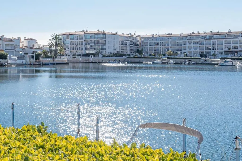 1014 Apartamento Al Lago San Maurici 1 Habitacion Y Piscina By Homeselectspain Empuriabrava Spanien
